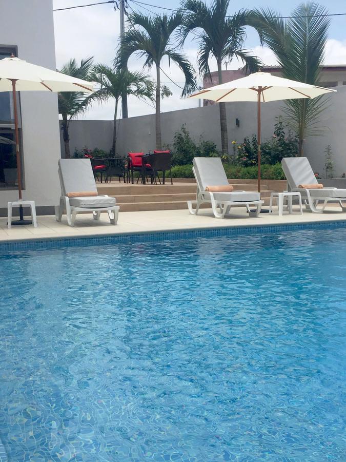 Fly Hotel Libreville Buitenkant foto